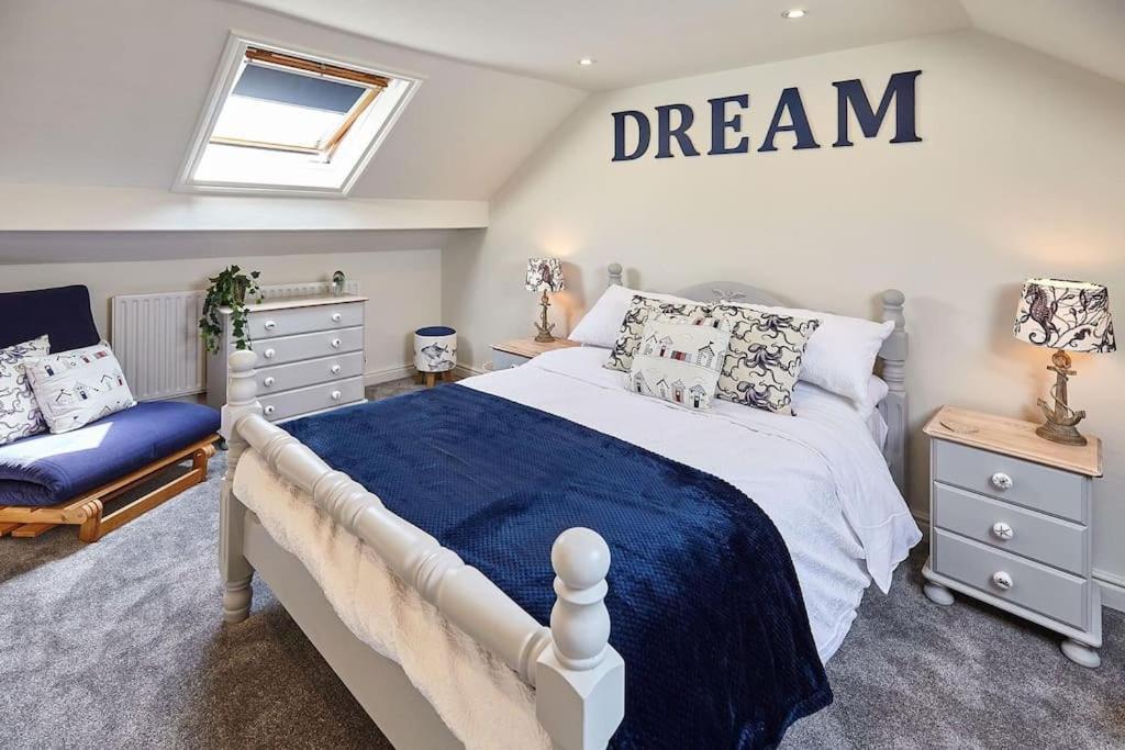 Sea Urchin Villa Whitby Exterior photo